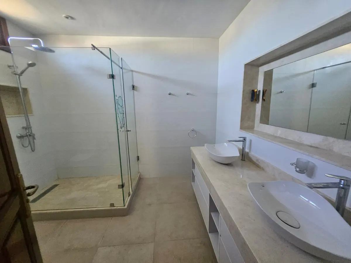 MAGNIFICENT EMPTY VILLA FOR RENT -CIL- - detail.photo 12