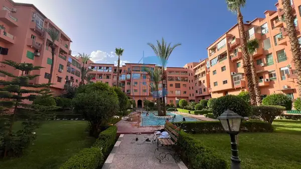 APPARTEMENT 2 CHAMBRES RÉNOVÉ MEUBLÉ AVEC BALCON ET VUE PISCINE À LOUER - SEMLALIA MARRAKECH