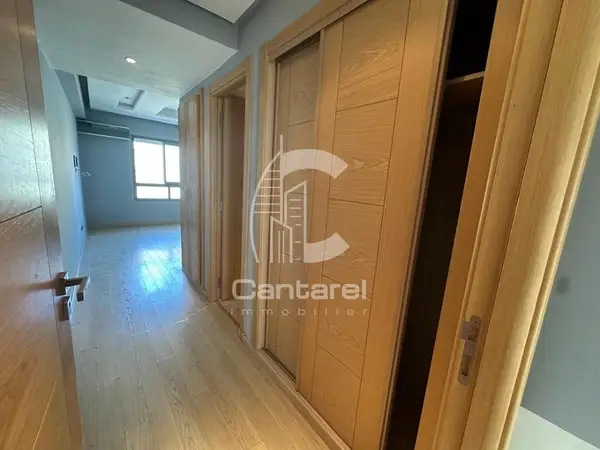 LOCATION APPARTEMENT - TRIANGLE D'OR