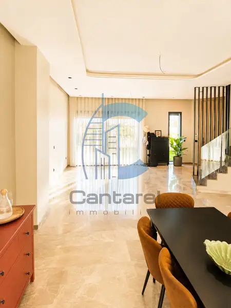 Villa à la location à Casablanca Ain Diab Extension avec piscine et jardin