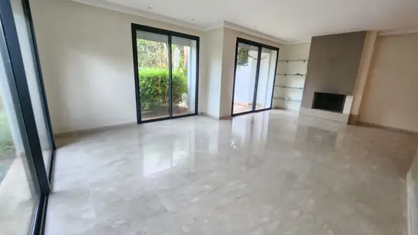 Villa à vendre à Dar Bouazza dans résidence sécurisée - Photo 2