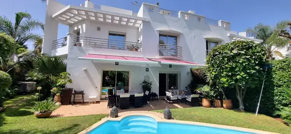 Appartement à la vente à Casablanca Ain Diab quatre chambres