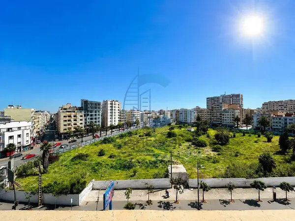 133 m² apartment for rent, top floor, open view in Maârif - Photo 2