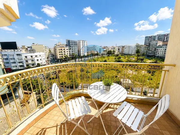 133 m² apartment for rent, top floor, open view in Maârif - Photo 3