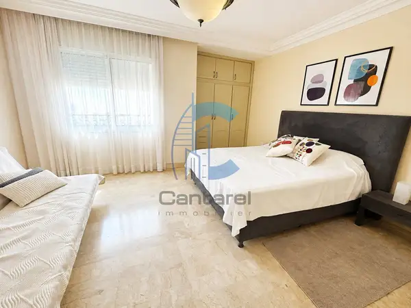 133 m² apartment for rent, top floor, open view in Maârif - Photo 11
