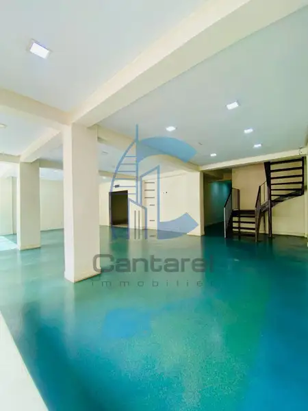 Bureau à vendre à CIL Casablanca, 263 m² avec sous-pente de 127 m² - Photo 2