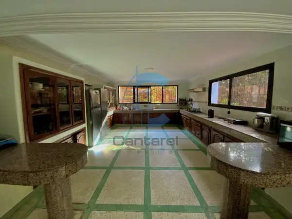 Villa spacieuse à Mohammedia Al Aalia, 560 m², 5 chambres, jardin - Photo 7
