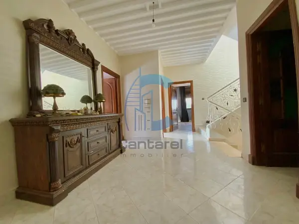 Villa spacieuse à Mohammedia Al Aalia, 560 m², 5 chambres, jardin - Photo 11