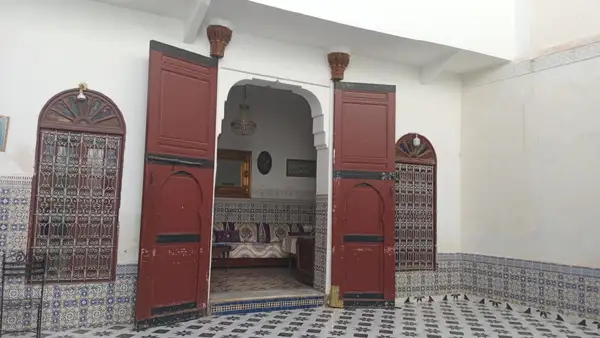 Maison 4 chambres à vendre à Sidi Boujida — 1 800 000 DH - Photo 1