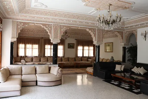 Villa 6 chambres à vendre à Route Aïn Chkef — 3 000 000 DH - Photo 2
