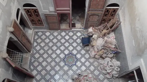 Maison 6 chambres à vendre à El Mokhfia — 1 600 000 DH - Photo 1