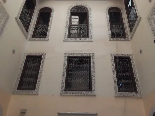 Maison 6 chambres à vendre à Bab Khoukha — 1 400 000 DH - Photo 1