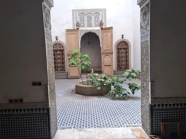 Riad 7 chambres à vendre à Batha — 3 400 000 DH - Photo 4