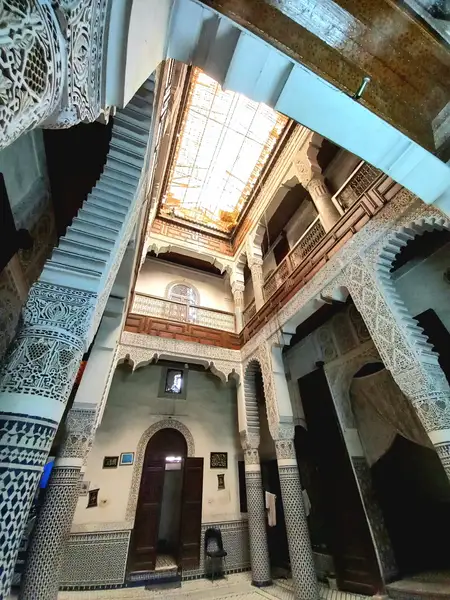 Maison 7 chambres à vendre à Bab Khoukha — 2 000 000 DH - Photo 1