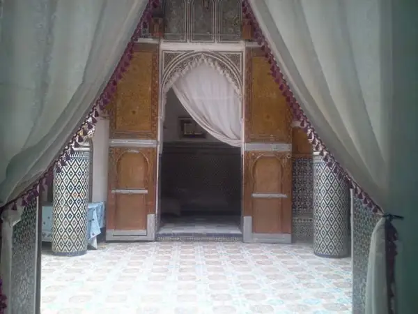 Maison 9 chambres à vendre à Fès — 1 600 000 DH - Photo 1