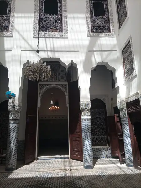 Maison 6 chambres à vendre à Bab Khoukha — 1 100 000 DH - Photo 1