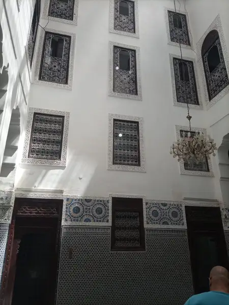 Maison 6 chambres à vendre à Bab Khoukha — 1 100 000 DH - Photo 2