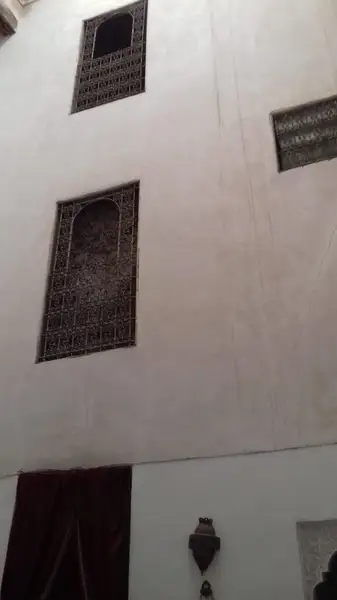 Maison 10 chambres à vendre à Batha — 800 000 DH - Photo 3