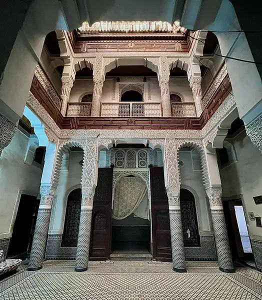Maison 9 chambres à vendre à Bab Khoukha — 2 500 000 DH - Photo 1