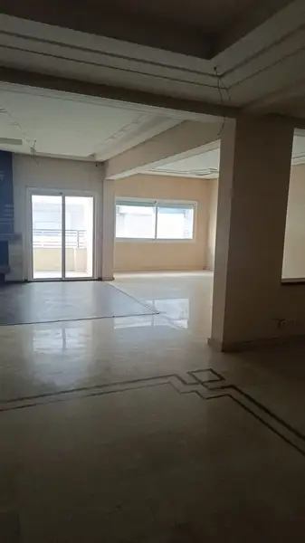 Appartement 3 chambres à louer à Champs de Courses — 8 000 DH/mois - Photo 1