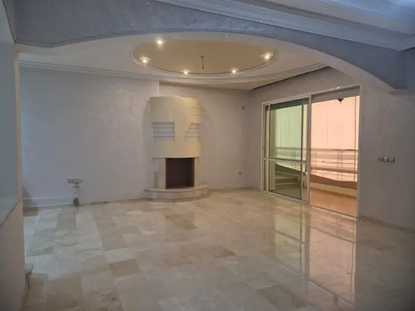 Appartement 3 chambres à louer à Champs de Courses — 6 000 DH/mois - Photo 1