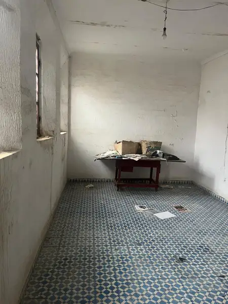 Maison 8 chambres à vendre à Batha — 2 700 000 DH - Photo 1
