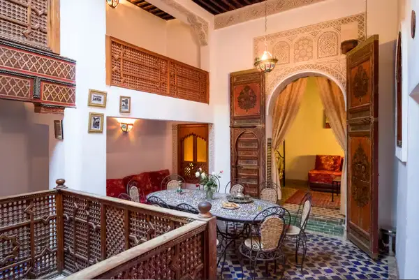 Maison 5 chambres à vendre à Fès — 2 050 000 DH - Photo 1