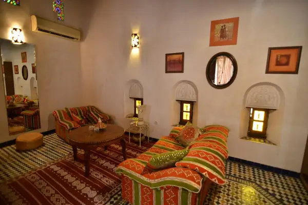 Riad 6 chambres à vendre à Fès — 3 000 000 DH - Photo 1
