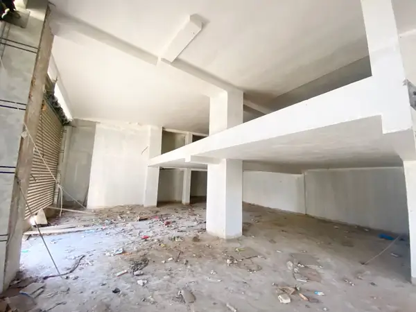 Local commercial à vendre à Avenue des FAR — 7 370 000 DH - Photo 4
