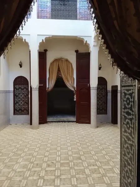 Maison 12 chambres à vendre à Bab Jdid — 1 800 000 DH - Photo 2